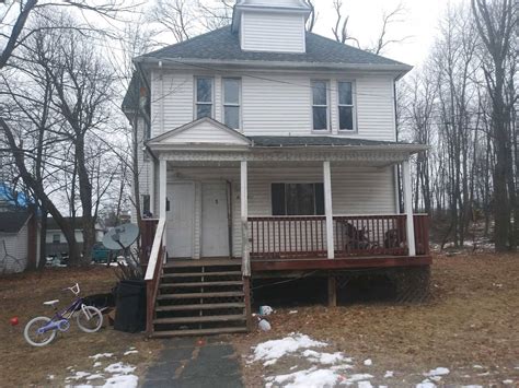 252 Canal Street Ellenville, <b>NY</b> 12428 Apartment #5 in Cairo: Two Bedroom 2nd floor. . Craigslist monticello ny